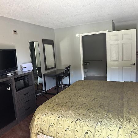 Clairmont Inn & Suites - Warren Kültér fotó