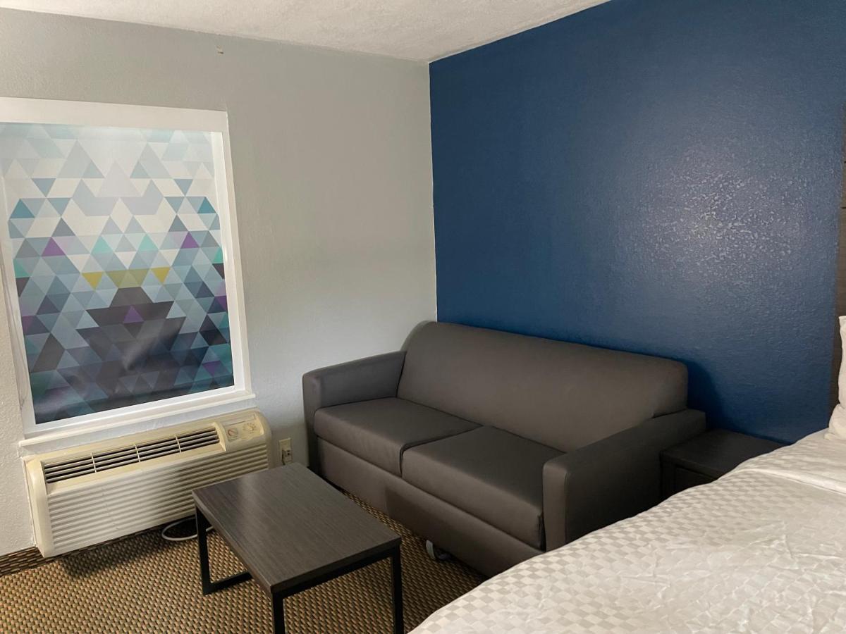 Clairmont Inn & Suites - Warren Kültér fotó