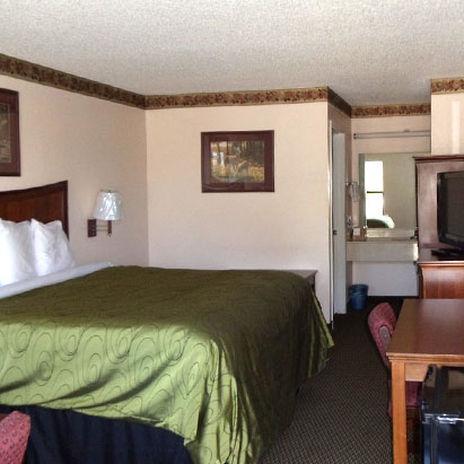 Clairmont Inn & Suites - Warren Szoba fotó