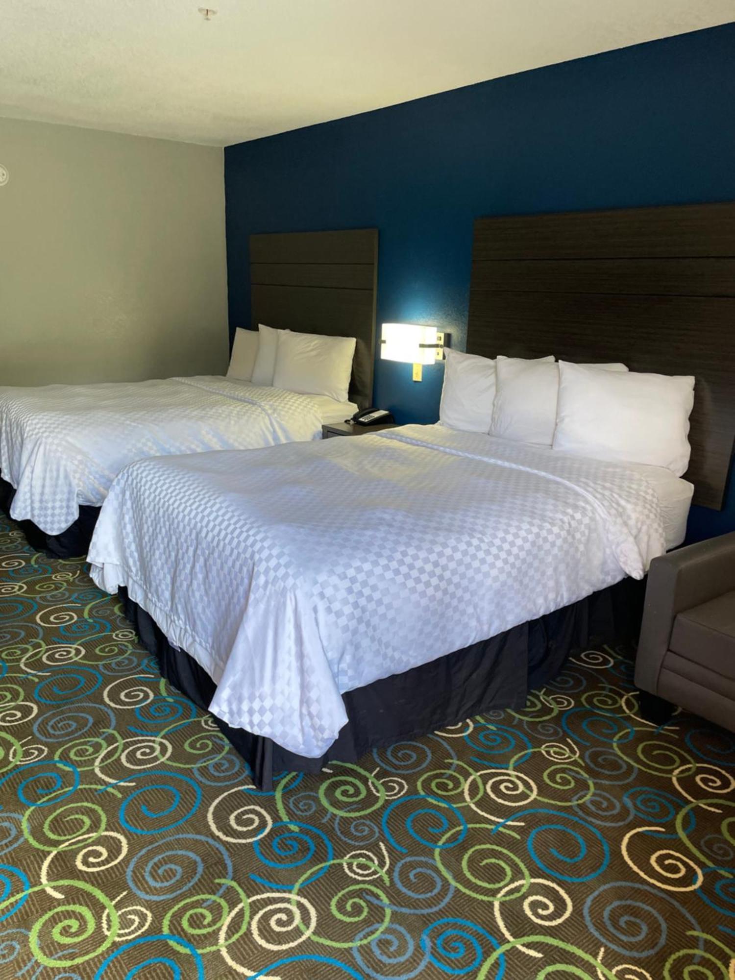 Clairmont Inn & Suites - Warren Kültér fotó