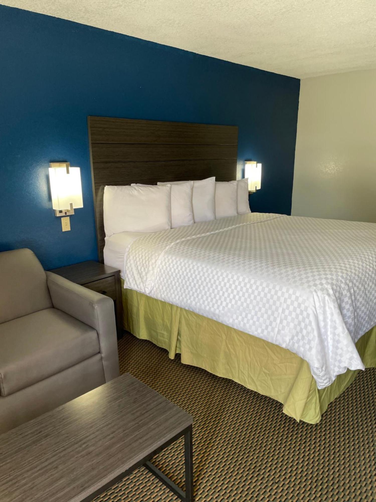 Clairmont Inn & Suites - Warren Kültér fotó