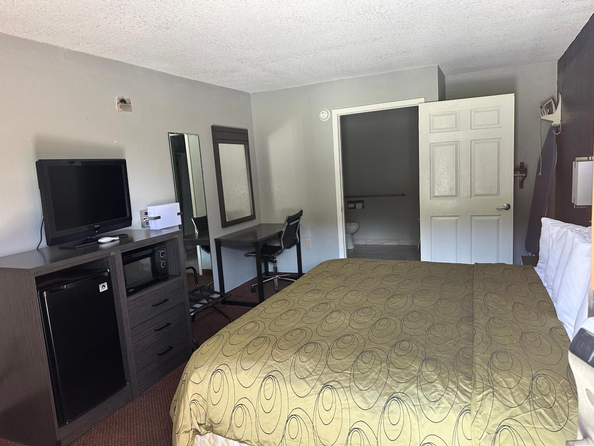 Clairmont Inn & Suites - Warren Kültér fotó