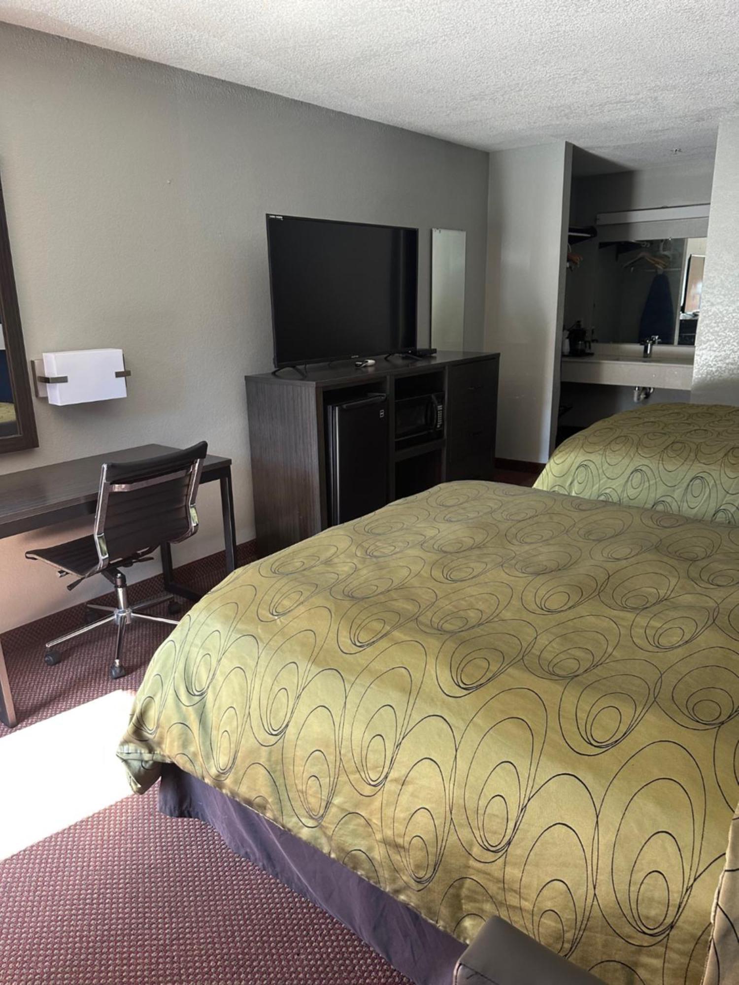 Clairmont Inn & Suites - Warren Kültér fotó
