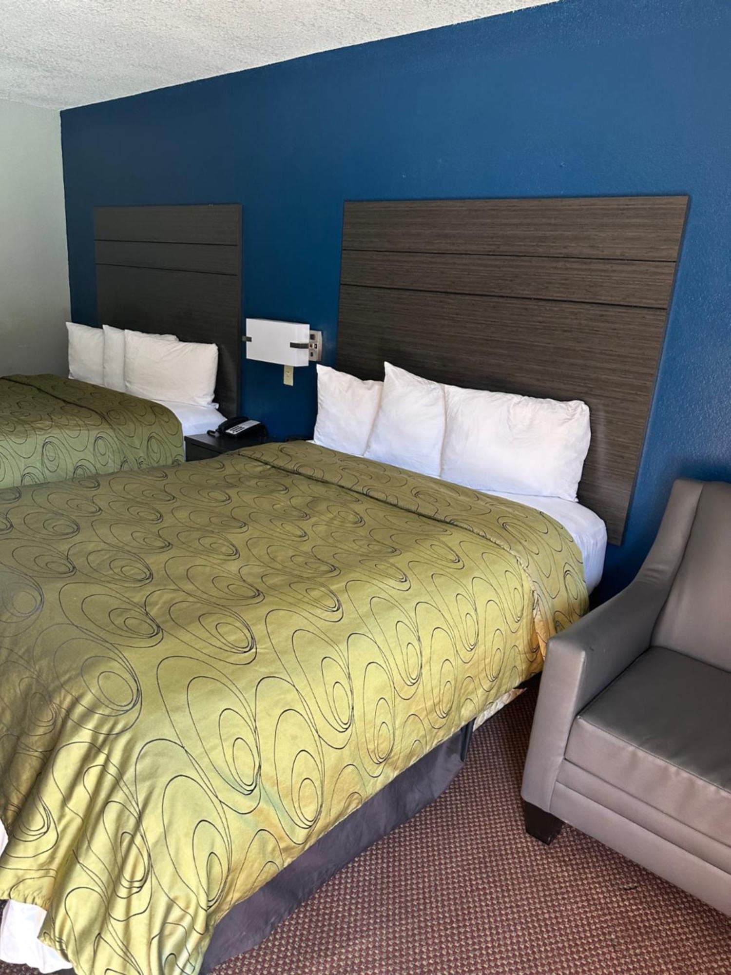 Clairmont Inn & Suites - Warren Kültér fotó