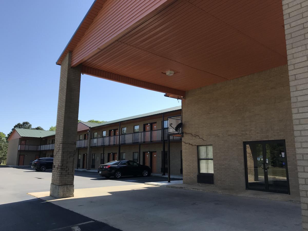 Clairmont Inn & Suites - Warren Kültér fotó