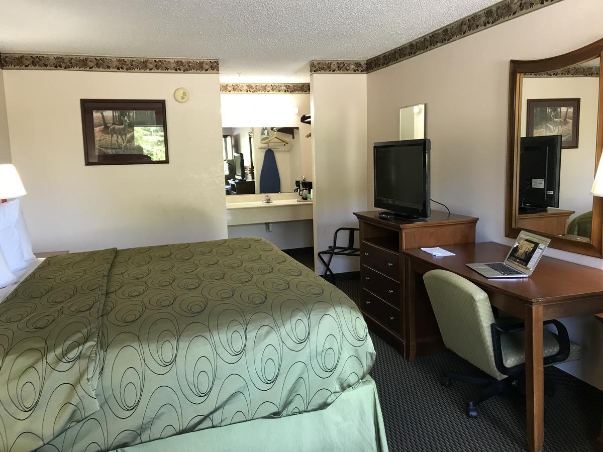 Clairmont Inn & Suites - Warren Kültér fotó